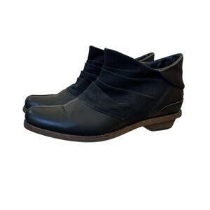 Merrell Women's Black Leather Ankle Booties Size 9 Ankle Performance Adaline
